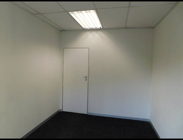 255M² OFFICE TO LET IN HYDE PARK
